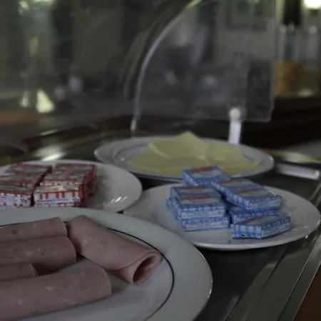 מלון De L'europe 2*