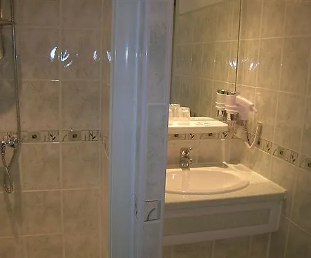 De L'europe Hotel 2*