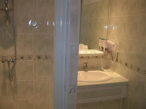 De L'europe Hotel 2*